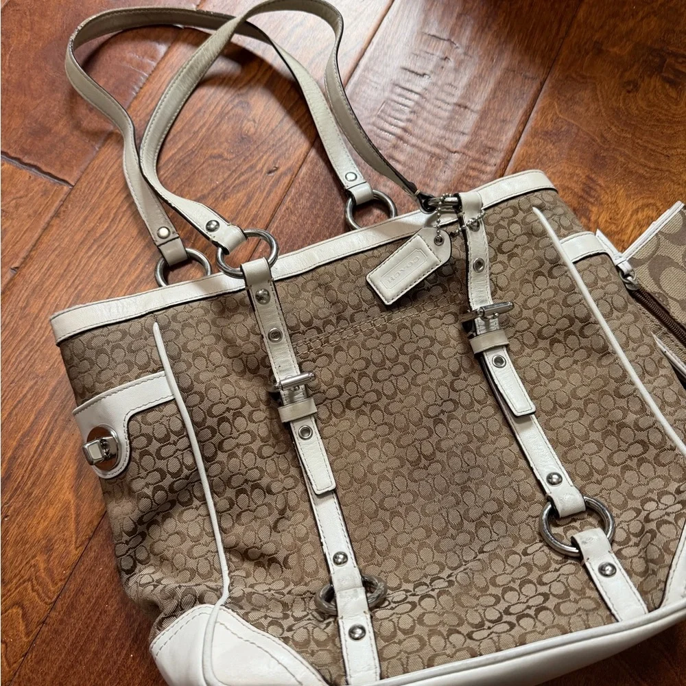 Coach Brown and Cream Signature bag with wallet - Picture 1 of 8